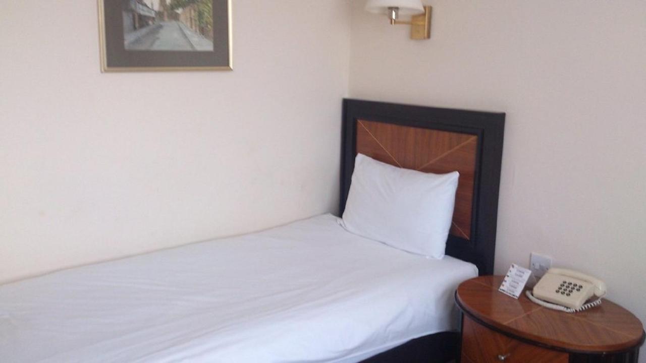 Sprowston Manor Hotel, Golf & Country Club Norwich Bagian luar foto